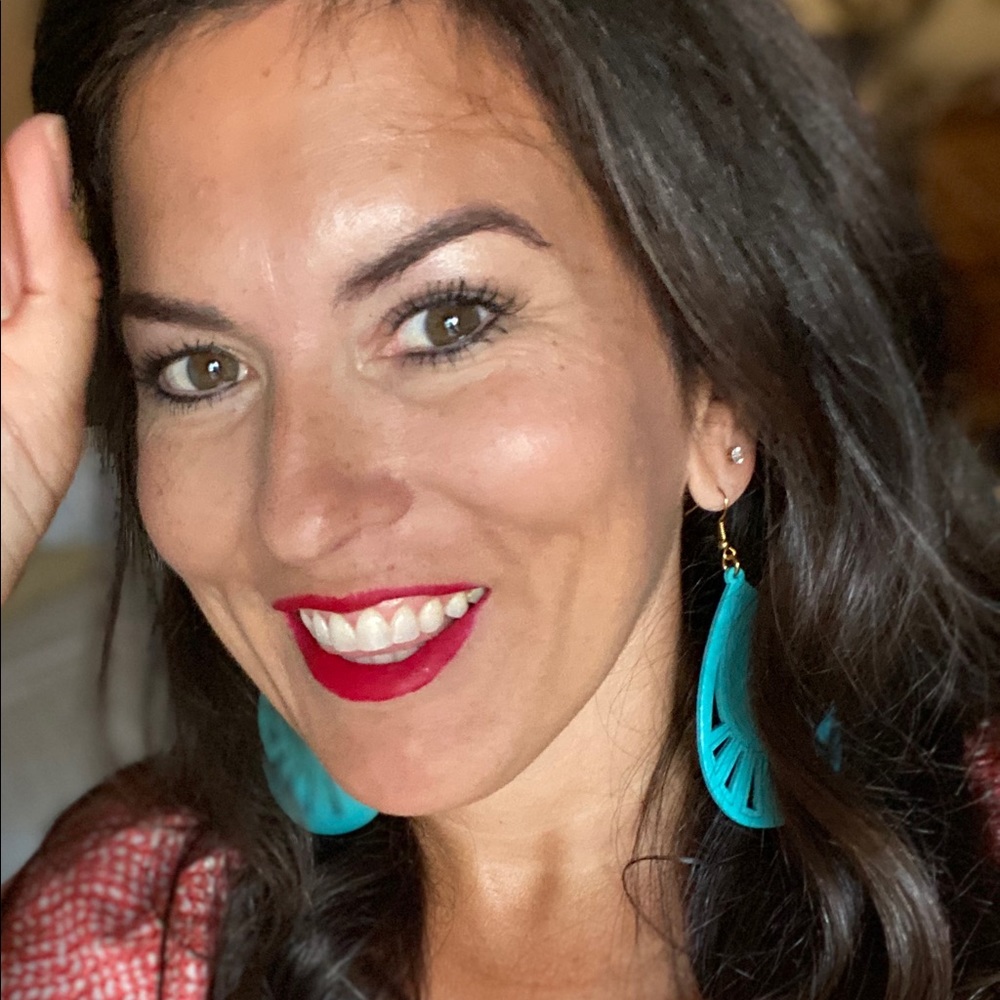 Meet your Posher, Angela